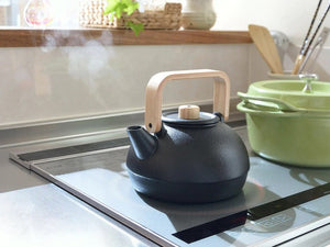 【日本工藝堂】 山形鑄造 水壺 茶壺 S 1.1L 白橡木柄