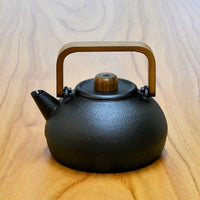 【日本工藝堂】 山形鑄造 水壺 茶壺 S 1.1L 核桃材質手柄
